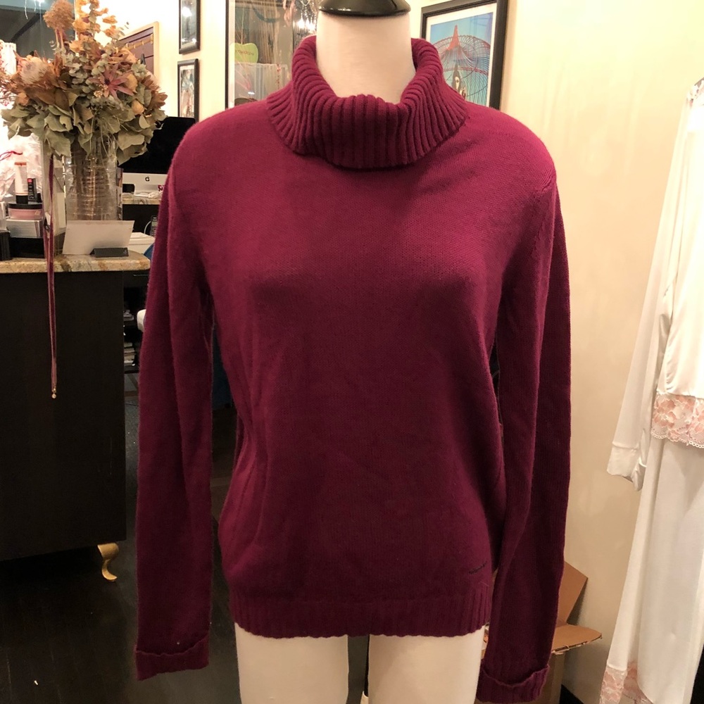 NWT Burberry sweater MEDIUM Dark Pomegranate